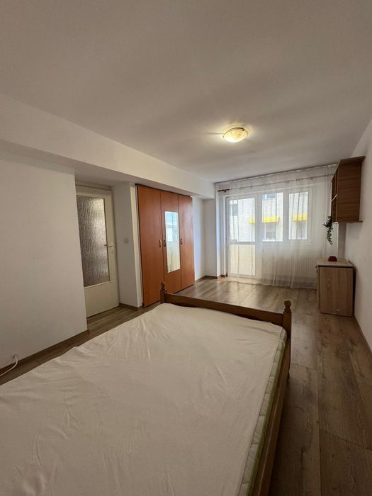 Decomandată, Craiovița, liberă, spațioasă, zonă bună