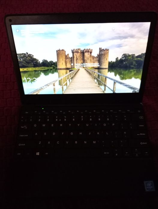 laptop geobook in stare buna