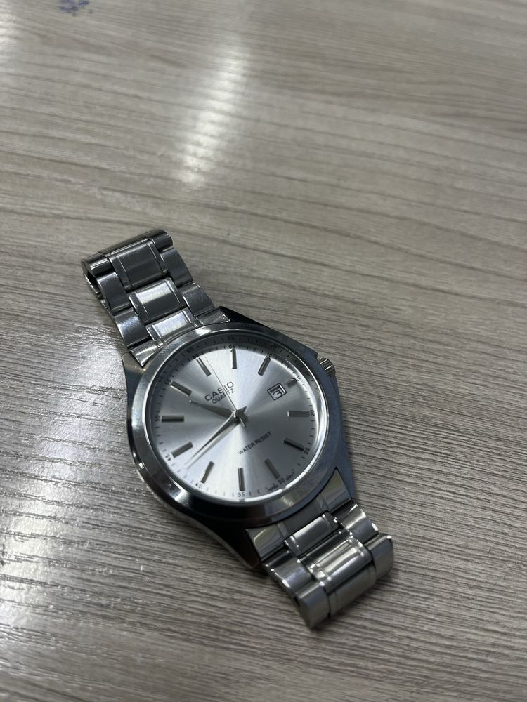 Quartz casio часы