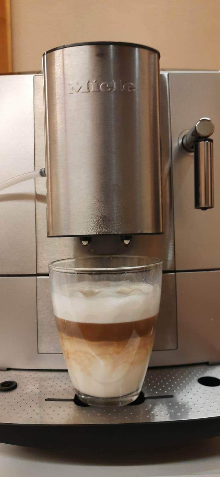 Кафе машина Miele CM 5200