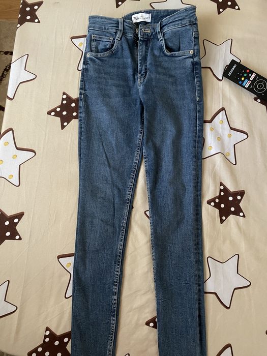 Vand blugi zara pull&ber marimi de la 31..32..34.36