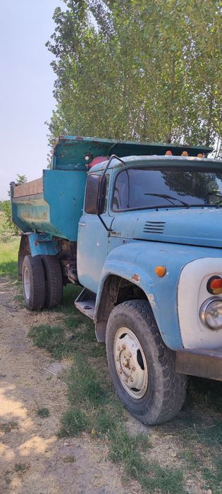 Zil sotiladi yahshi holatda