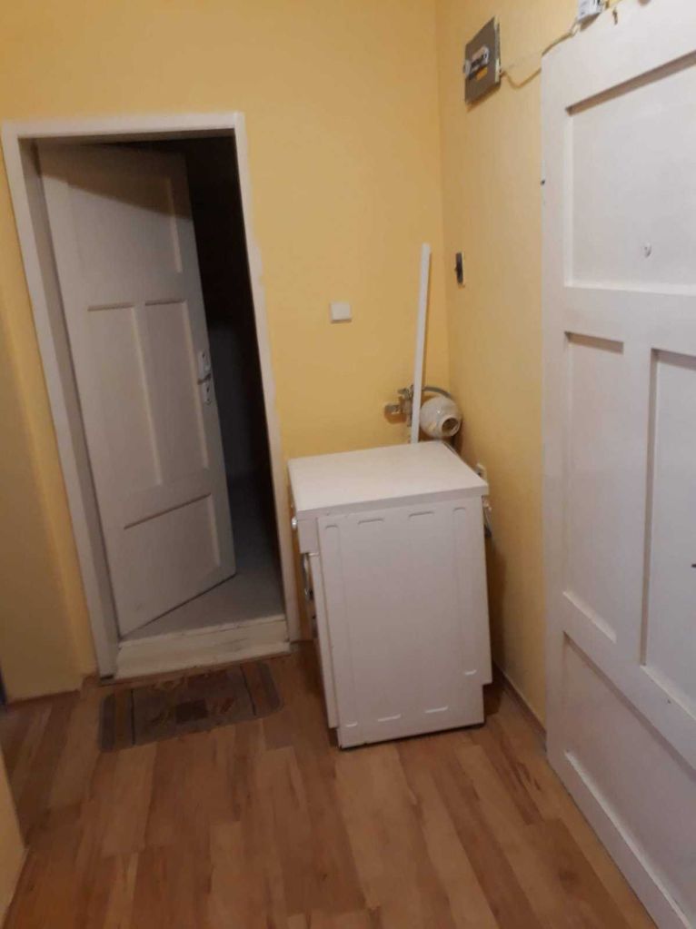 Дава се под наем Тристаен апартамент в Враца, Център - 92 кв.м за 331.5 € - Снимка #8