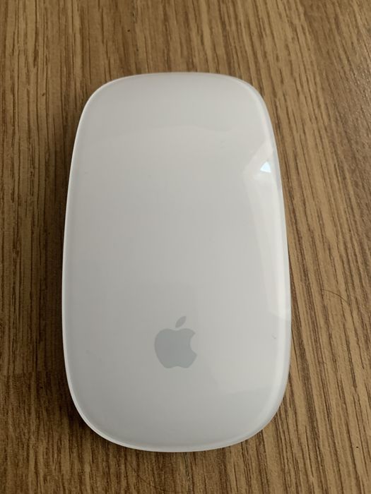 Apple Magic Mouse perfect functional conectare Bluetooth.