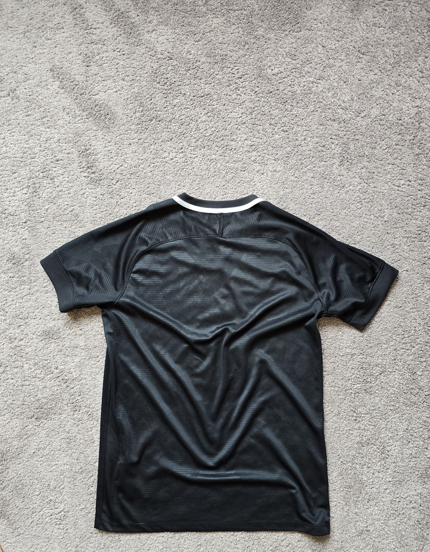 Черна тениска Nike M