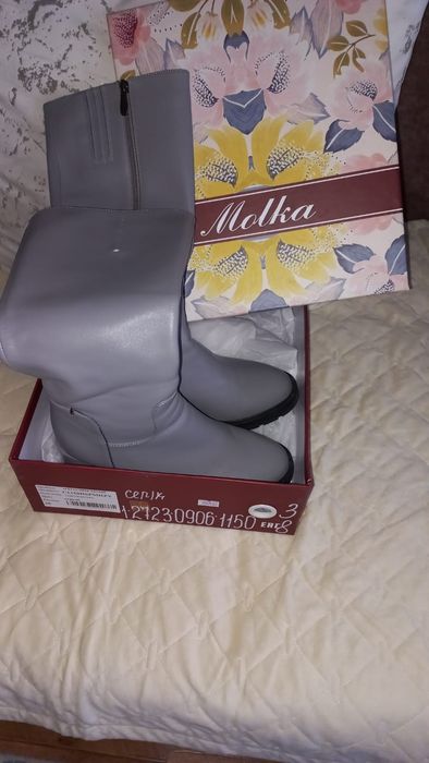 Продам зимние женские сапоги