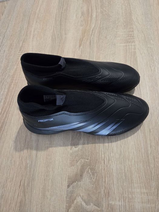 Adidași fotbal Adidas Predator mărimea 40 2/3 – noi, cu cutie,preț 250