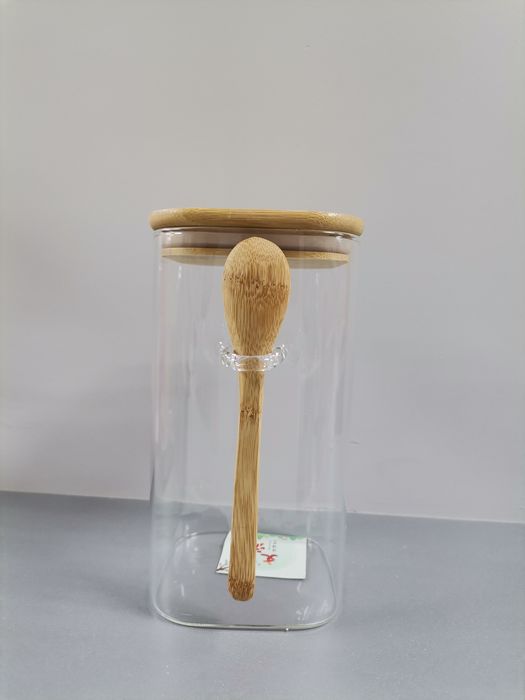 Банка с бамбуковой ложкой и крышкой