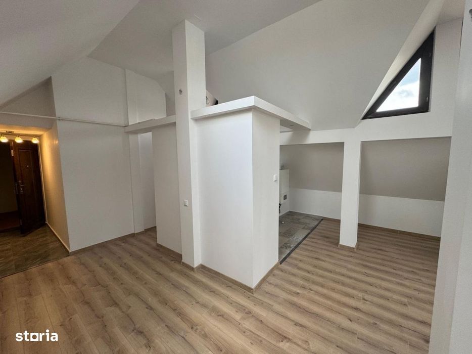 Apartament - 4 camere - 98 mp (mansarda), Complet RENOVAT