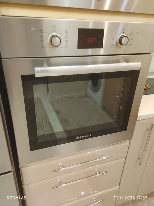 Продавам фурна за вграждане Пирамис