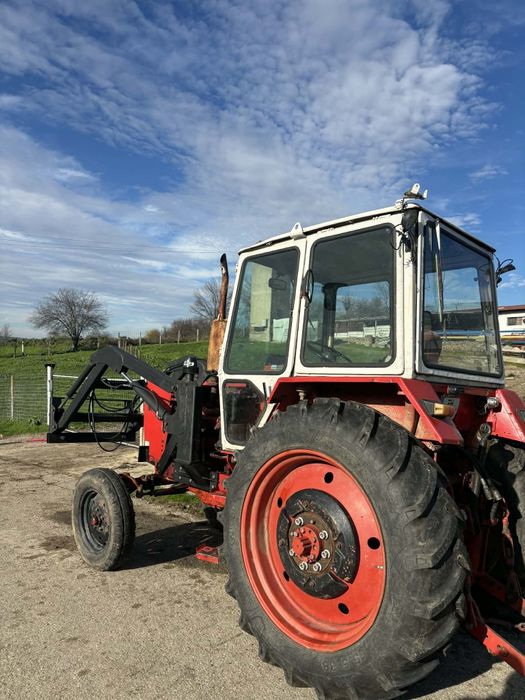 Продавам селско стопански трактор