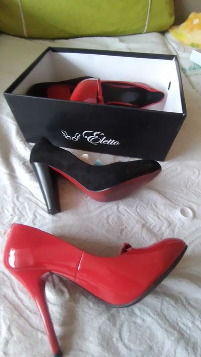 Продам туфли на высоком каблуке 35 размера