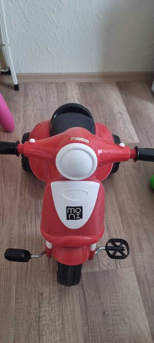 Детска триколка с багажник