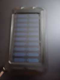 Baterie externa solara cu lanterna și busola