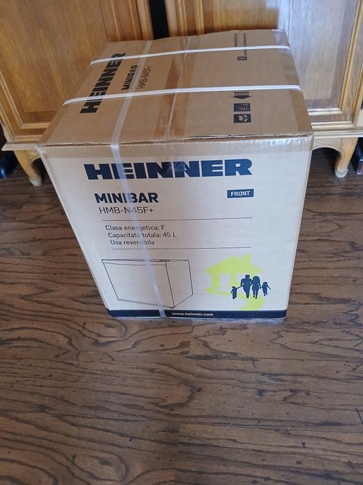 VHVând frigider cu un mic congelator (tip bar ),HEINNER