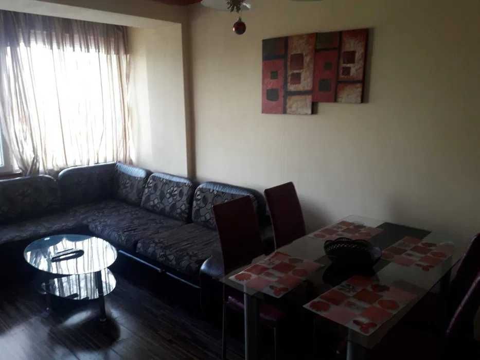 Дава се под наем Тристаен апартамент в Бургас, Лазур - 100 кв.м за 600 € - Снимка #1