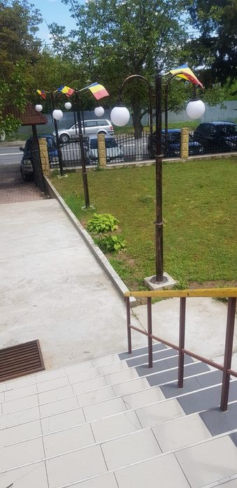 stâlp ornamental cu 2 abajoare pentru iluminat