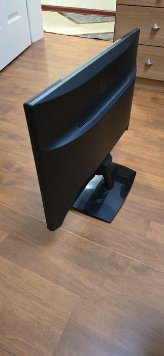 Монитор LG flaton IPS235V