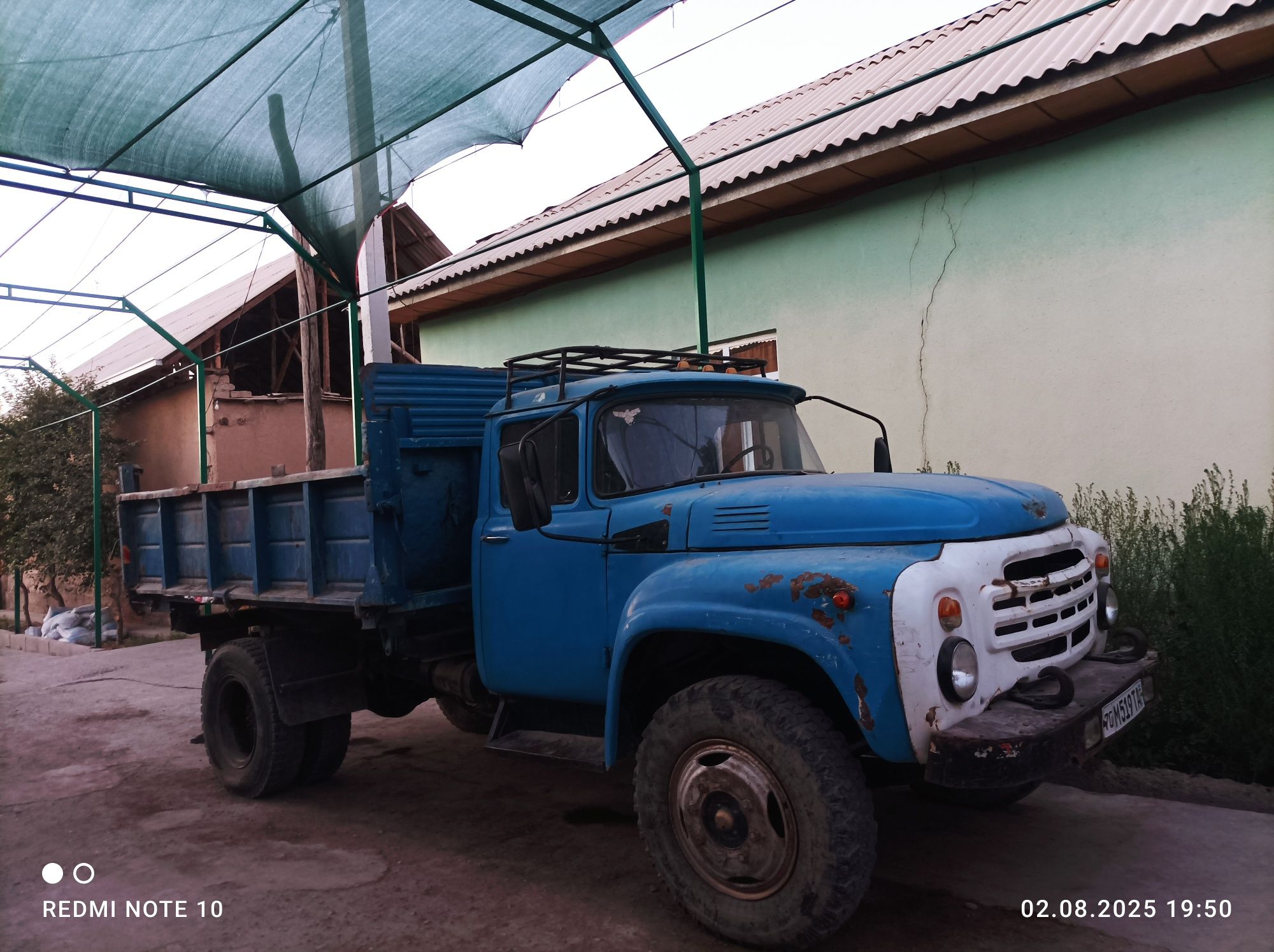Zil 130 zernavoz