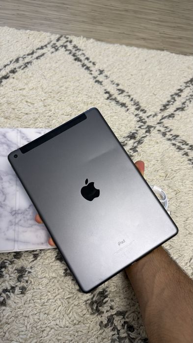 iPad 7th gen 128gb + cablu încărcare/ husă