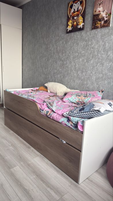 Продам кровать двухярусную