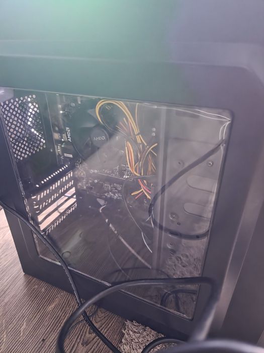 Sistem desktop PC+monitor+boxe