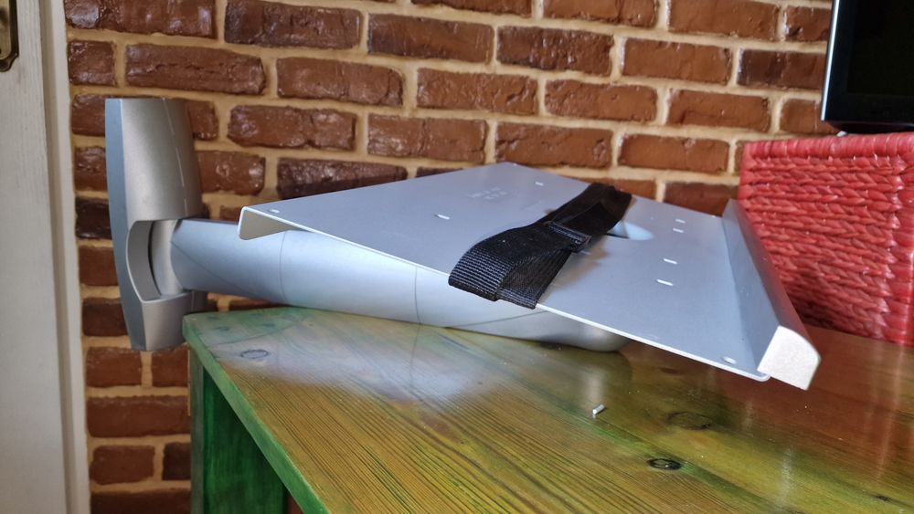 WALL Made in Italy! Suport Tv Premium cu mascare plastic ca Nou