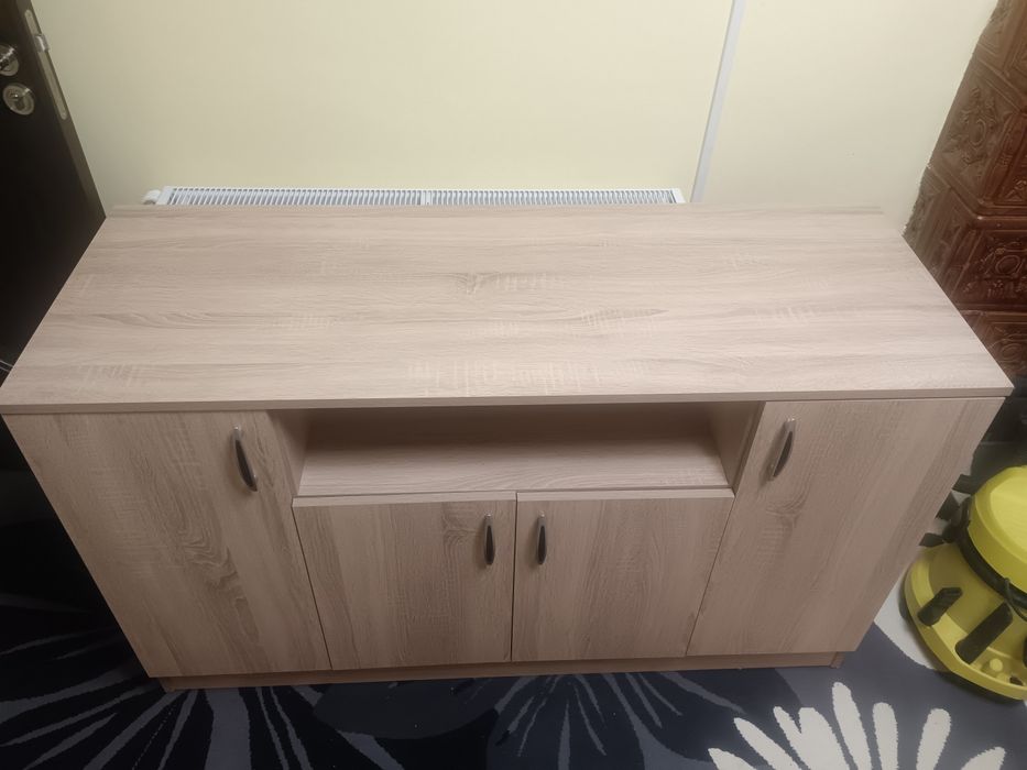 Vând Comoda Televizor