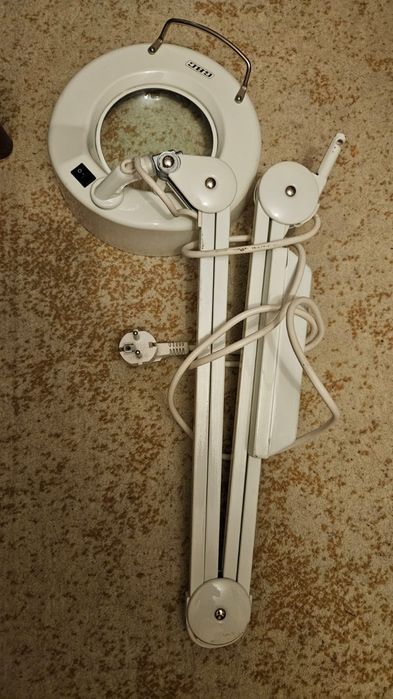 Vand lampa cosmetica cu lupa