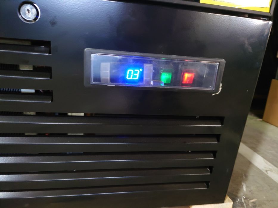 Vitrina frigorifica verticala cu 2 usi - Maxima 2DR / Refrigerare