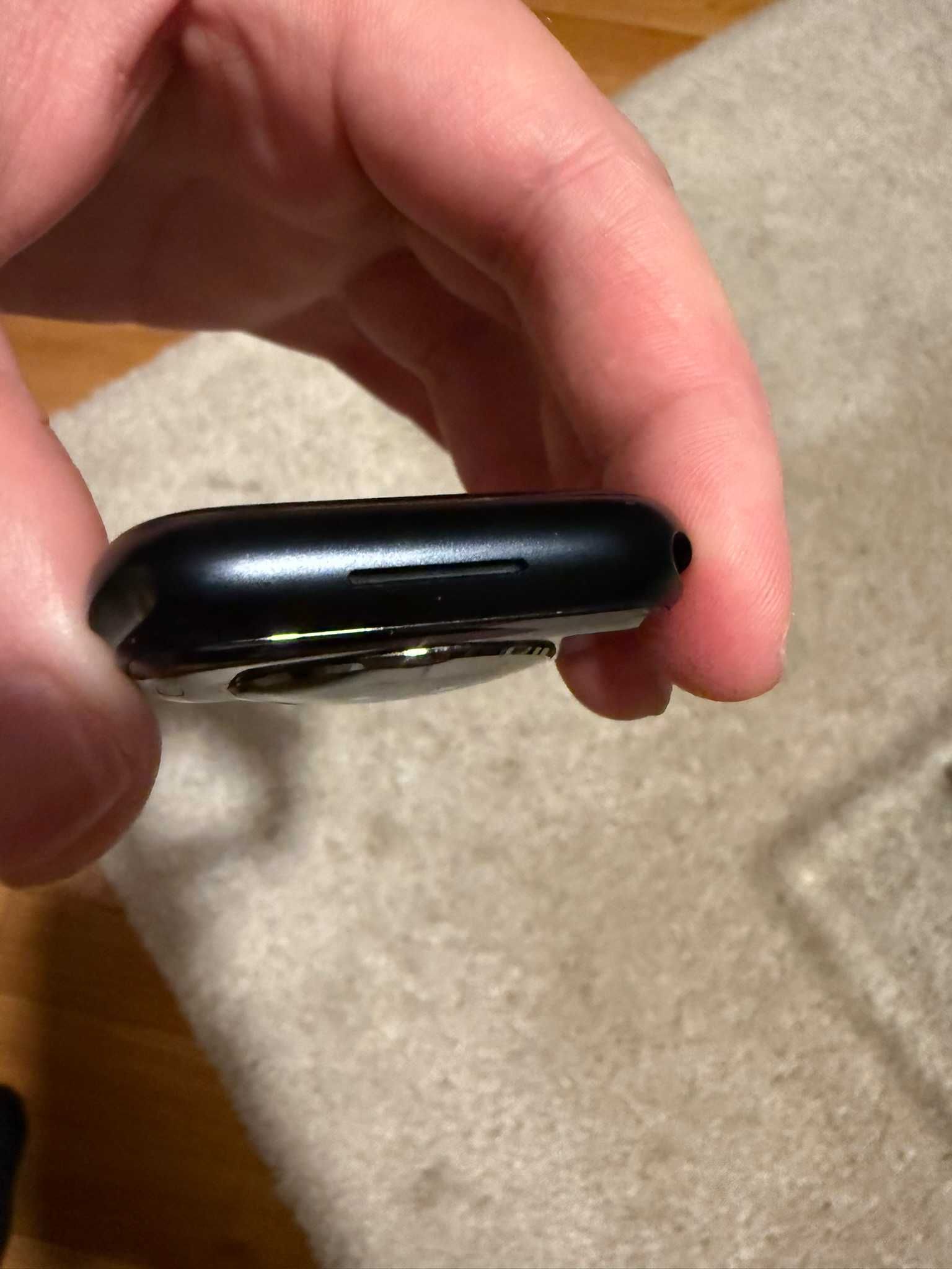 Apple Watch S8, Midnight, 45mm, 100% батерия + кейс