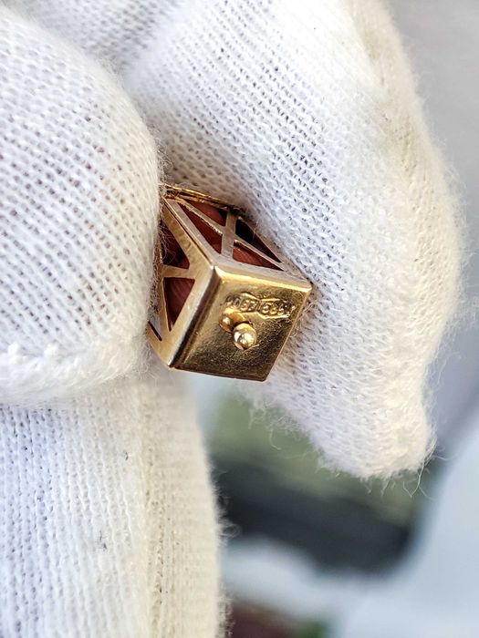 pandantiv aur 14k felinar cu coral natural designer italia 1967 unicat