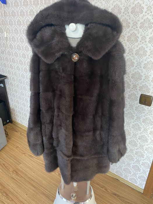 Норковая шуба автоледи.