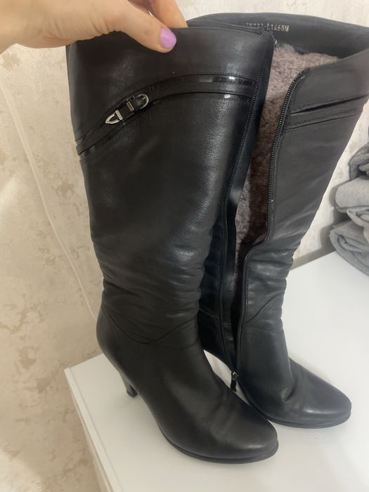 Продам женские кожаные зимние сапоги