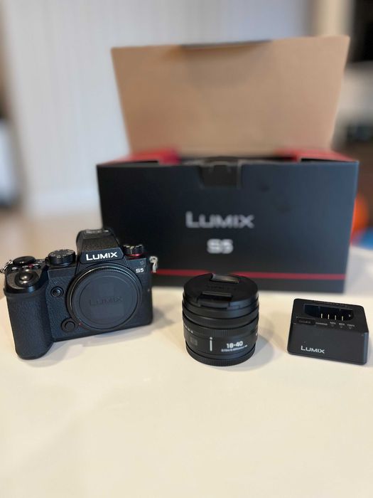 Panasonic Lumix S5 + Obiectiv 18-40 Nou