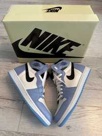 Adidasi Nike Air Jordan 1 Retro High OG ' University Blue ' Produs NOU