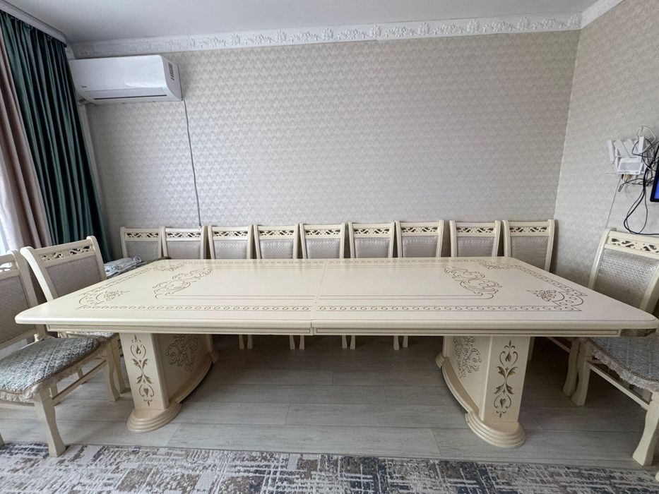 Продам стол и стулья