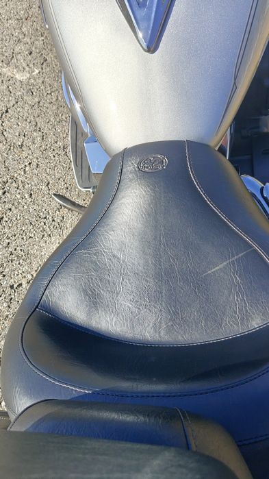 Vând motocicleta