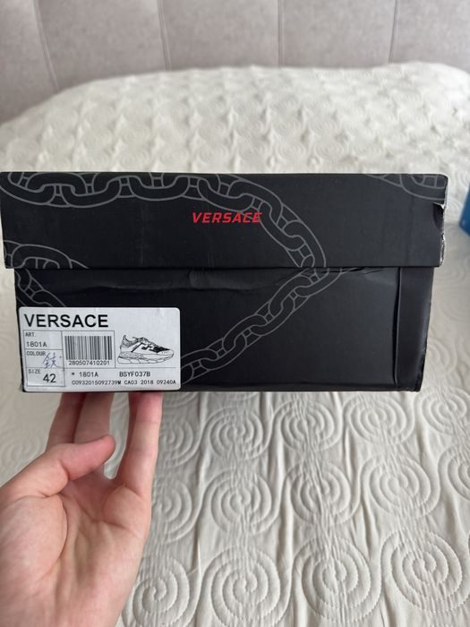 Versace chain reaction black