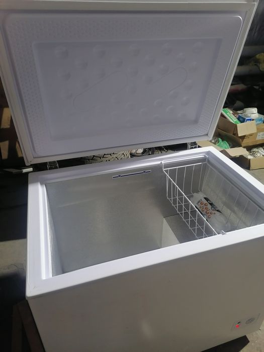 Продам морозильник