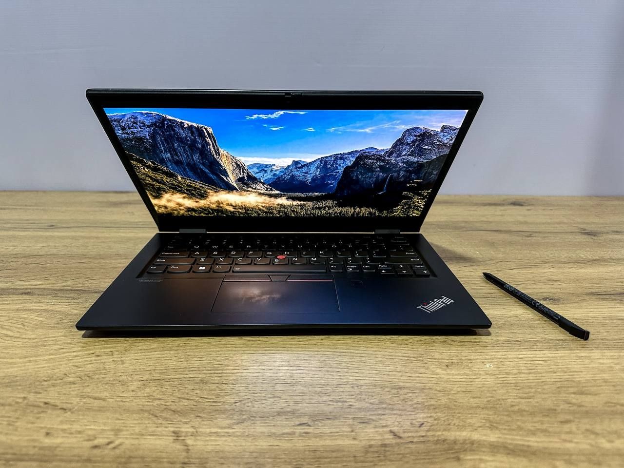 Noutbuk LENOVO Monster