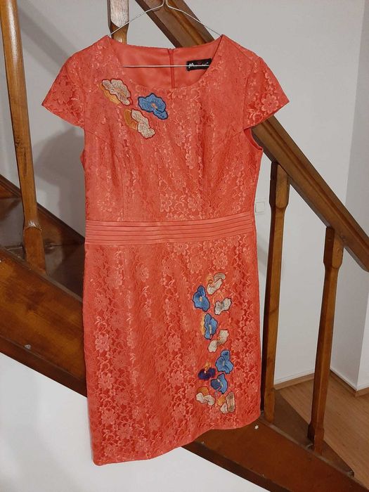 Rochie din dantela cu flori