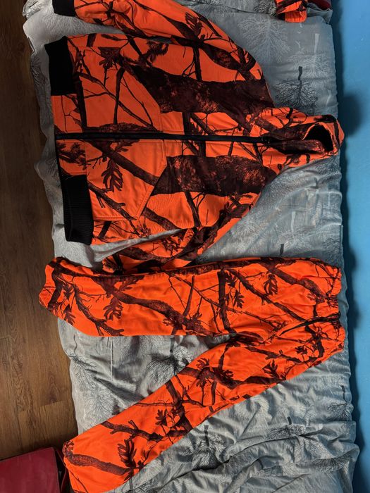 Продавам ловни дрехи