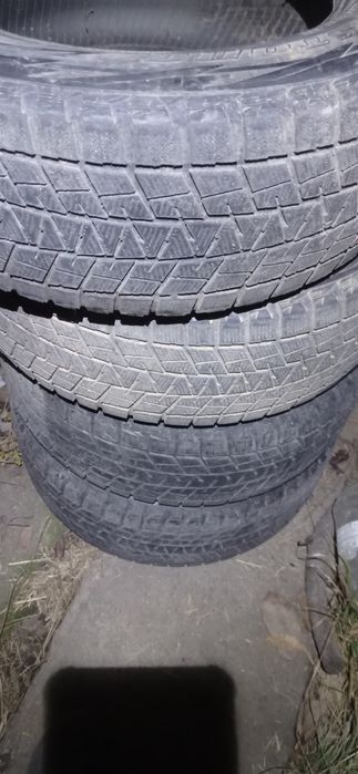Покрышки зимние Bridgestone Blizzak Dm-v1