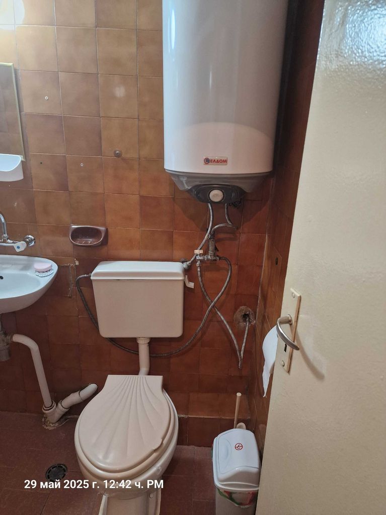 Дава се под наем Едностаен апартамент в Варна, Автогара - 50 кв.м за 306 € - Снимка #13