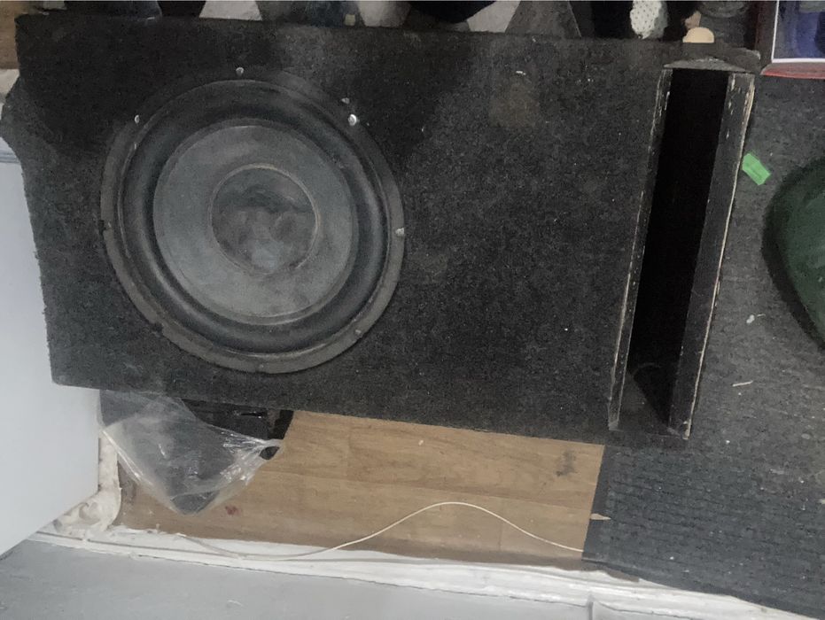 Продам баз усилка цена договоримся