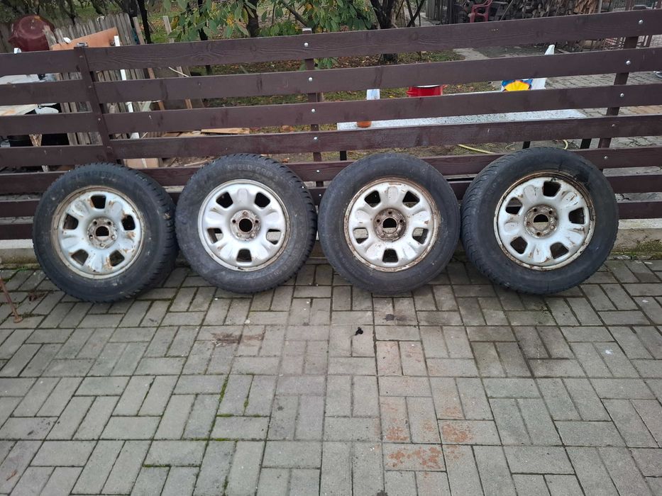 Vand Anvelope Duster