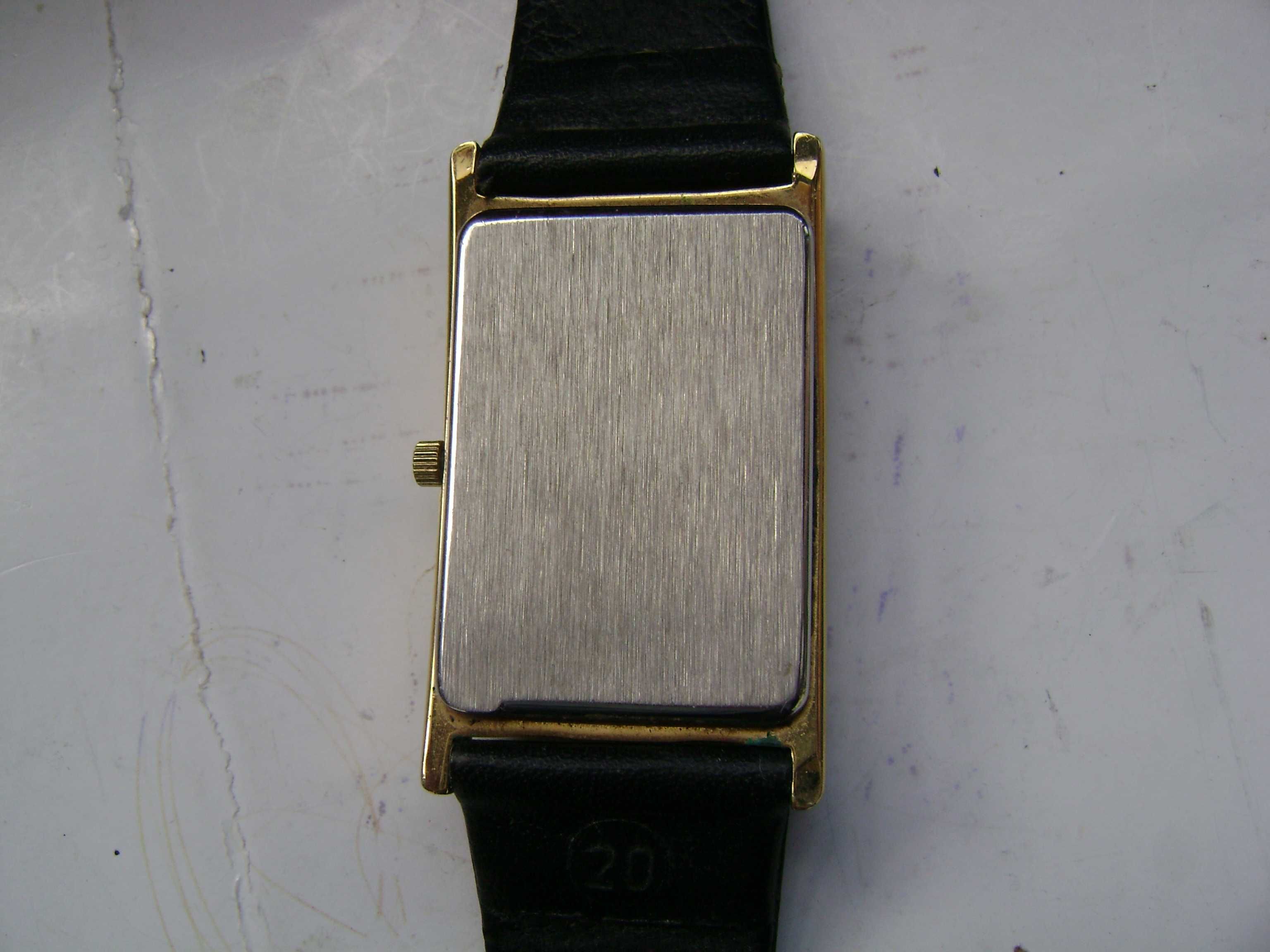 Продавам 4  дамски кварцови и 1 мех.часовник Timex,Festina,Leumas,Yema