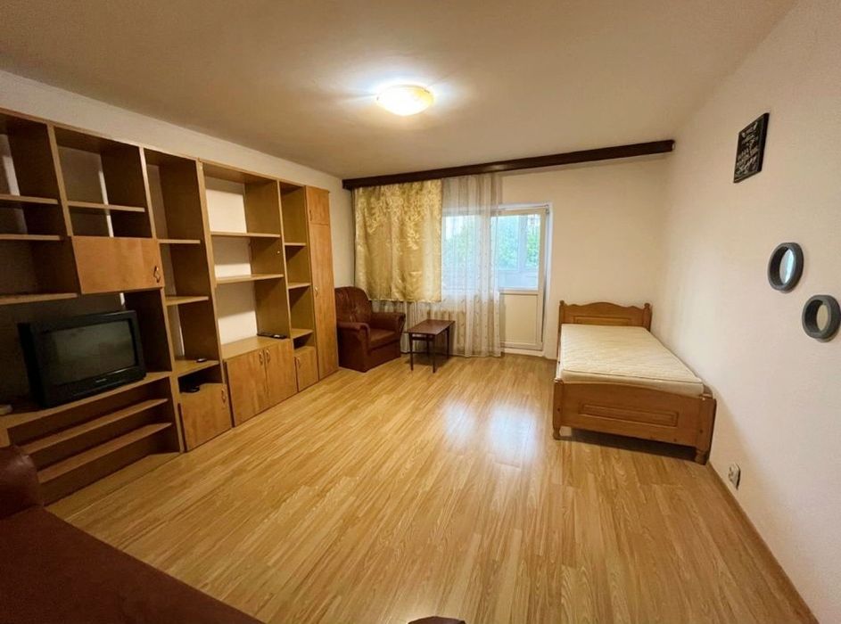 Inchiriere apartament 3 camere decomandat Sector 6