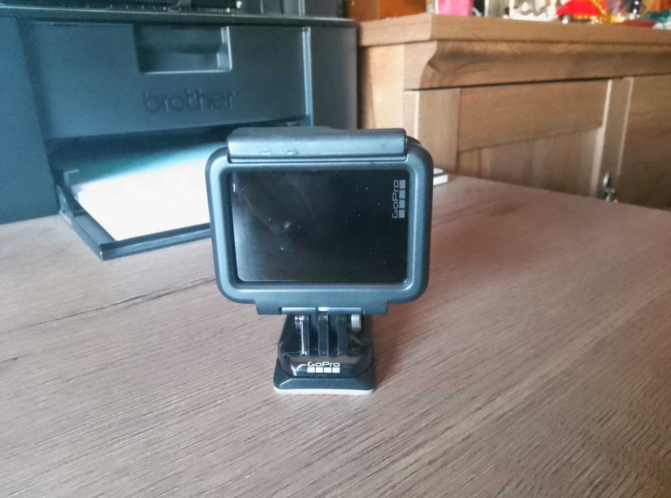 Продавам GoPro Black 7